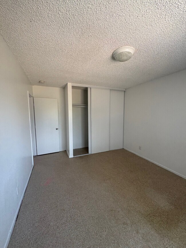 Building Photo - 12048 Sand Ave