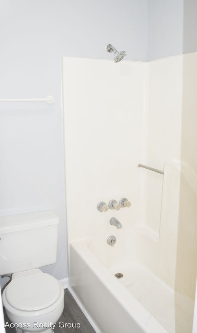 Building Photo - 2 br, 1 bath Apartment - 221 Sandpiper Dr
