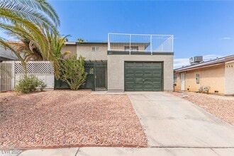 Building Photo - 557 Chelsea Dr