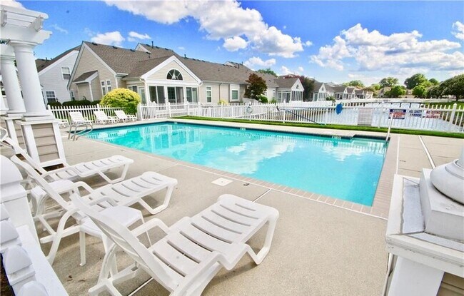 Foto del edificio - 1540 Coolspring Way