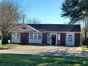 Building Photo - 4918 Airport Blvd