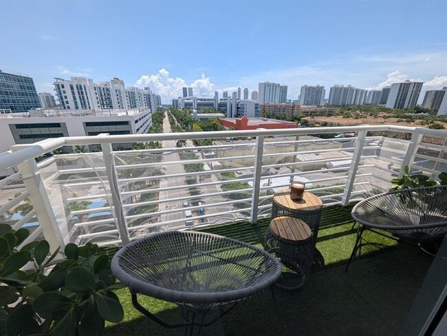 Foto del edificio - 18800 NE 29th Ave