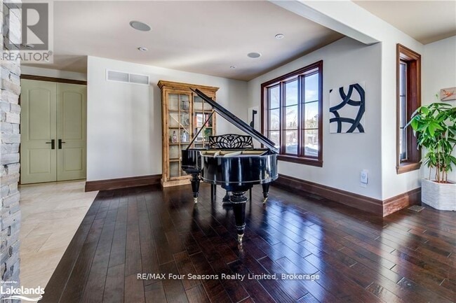 Building Photo - 12 Windrose Valley Blvd