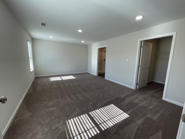 Building Photo - 110 Asbury Pk Dr