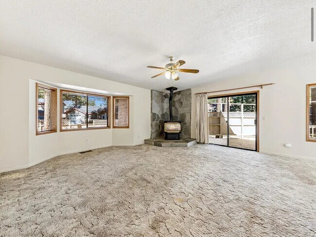 Foto del edificio - Available now