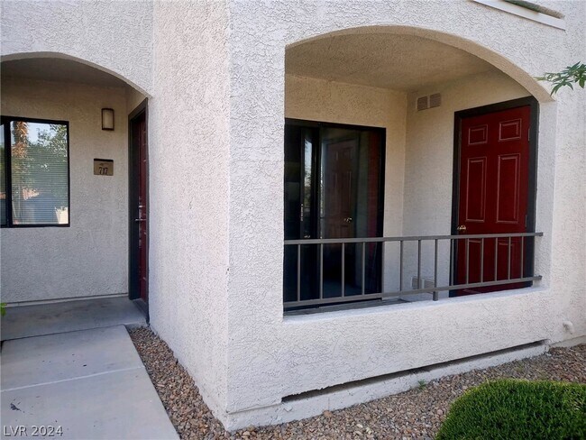 Foto del edificio - 950 Seven Hills Dr