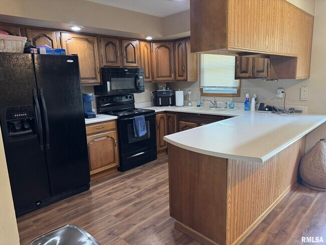 Foto del edificio - 4125 Utica Ridge Rd