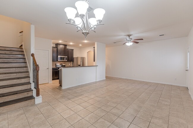 Building Photo - 13527 Vista De Oro St
