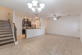 Building Photo - 13527 Vista De Oro St
