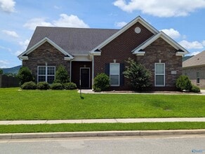 Building Photo - 7126 Weeping Willow Dr SE