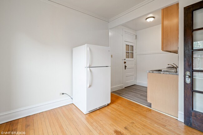 Building Photo - 5254 N Glenwood Ave