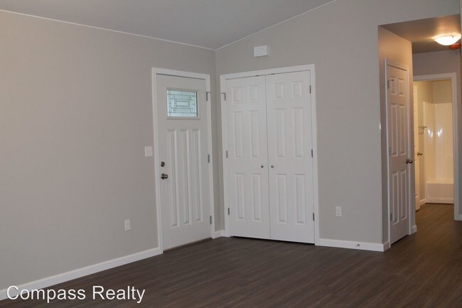 Foto del edificio - 2837 E Lakeview Rd