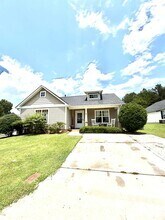 Building Photo - 856 Raindrops Rd