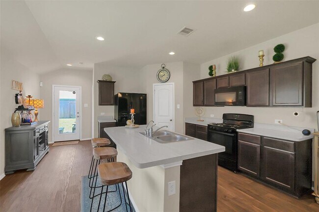 Foto del edificio - 2415 Allendale Garden Ln