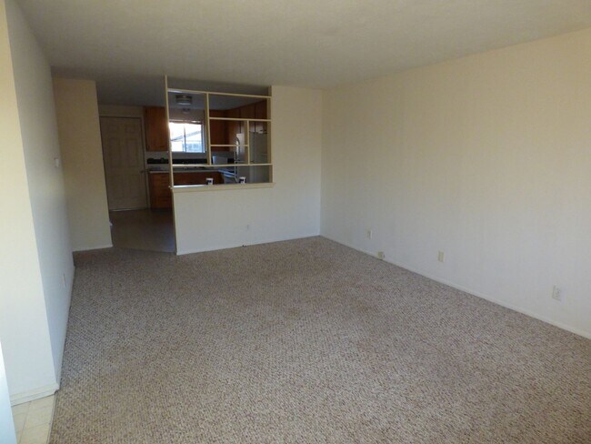 Building Photo - 1079-1083 Winona Drive