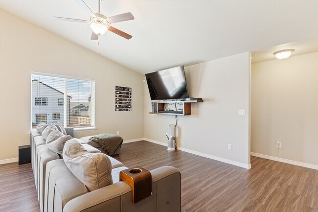 Building Photo - 6890 Yocona Dr