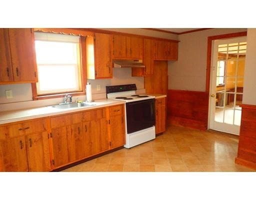 Building Photo - 2 bedroom in Hanson MA 02341
