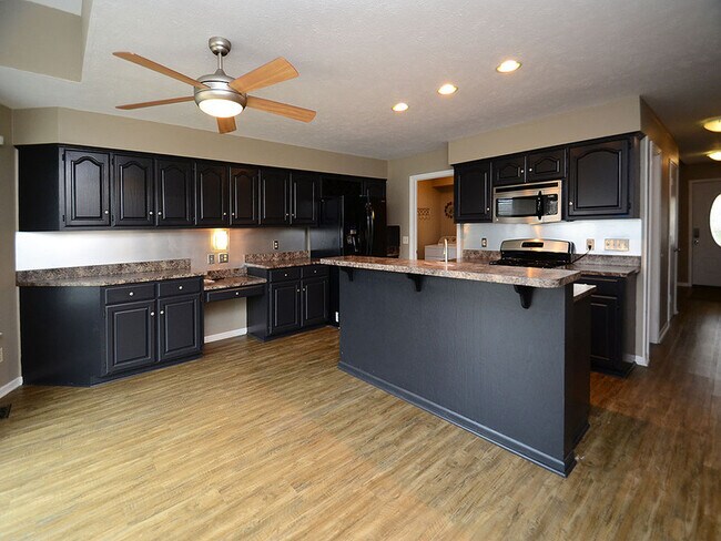 Building Photo - 742 N 155th Ave