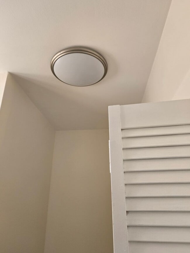 Building Photo - 77 Juniper Rd