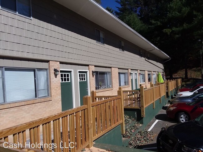 Building Photo - 2 br, 1 bath Room For Rent - 127 Park St