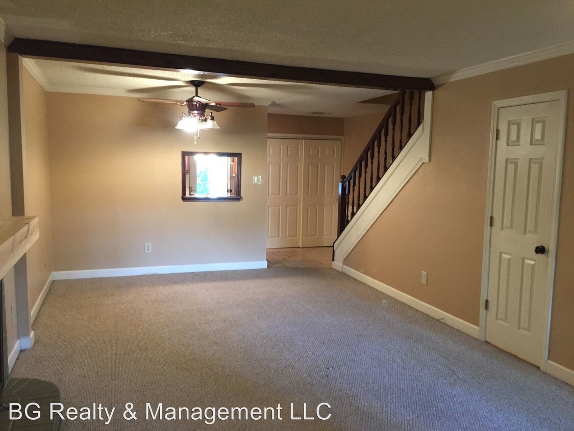 Primary Photo - 2 br, 1.5 bath House - 2337 Robley Dr