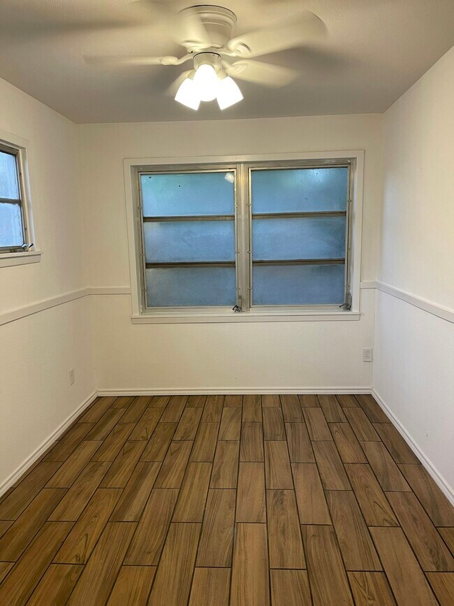 Building Photo - 312 McClure Street