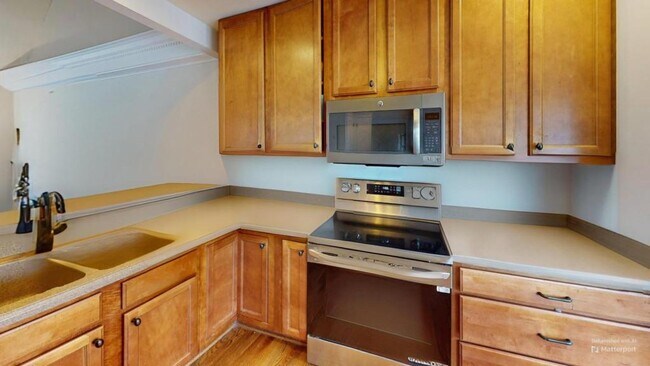 Foto del edificio - 9316 Shingle Oak Dr