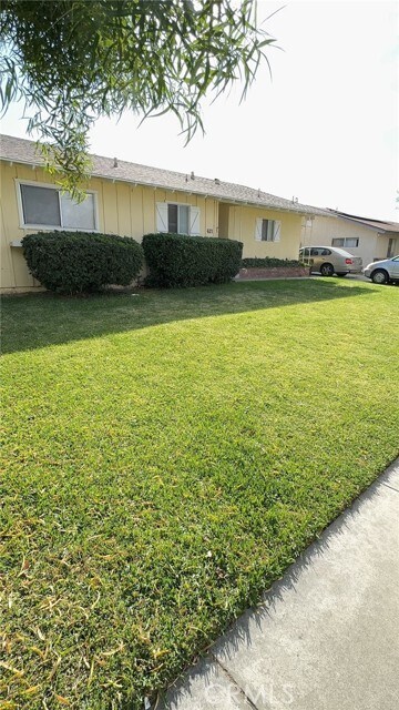 Building Photo - 621 Vista De Loma