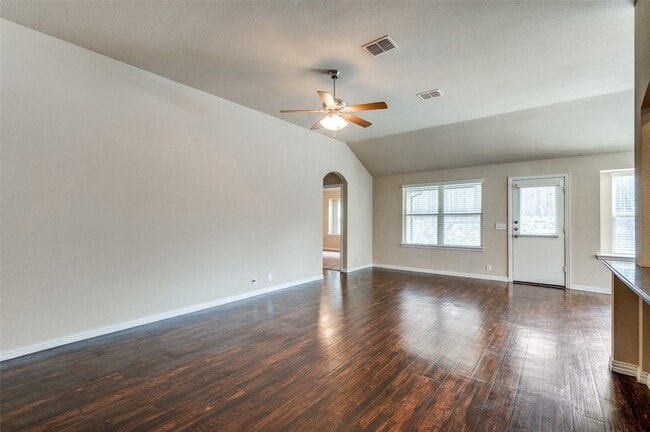 Building Photo - 4920 Lemon Grove Dr