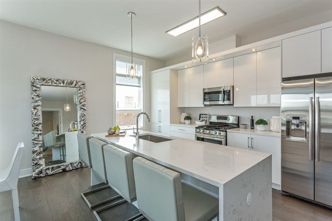 Building Photo - 119 Peter St