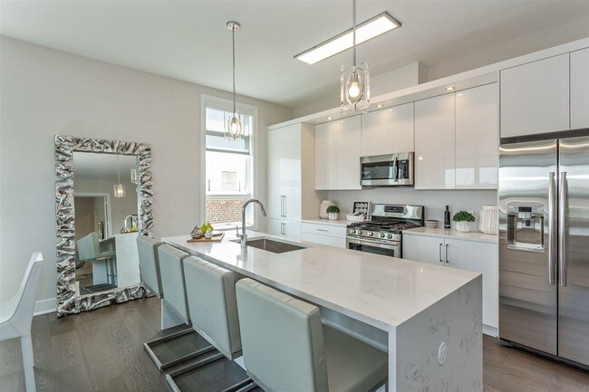 Building Photo - 119 Peter St