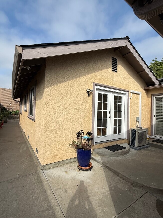Foto del edificio - 26641 Eldridge Ave
