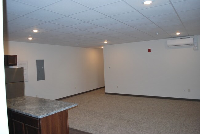 Foto del edificio - Essential Living - market rate apartments