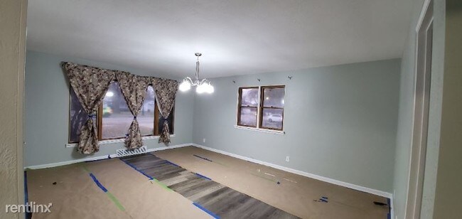 Building Photo - 3 br, 1.5 bath House - 1305 black rd