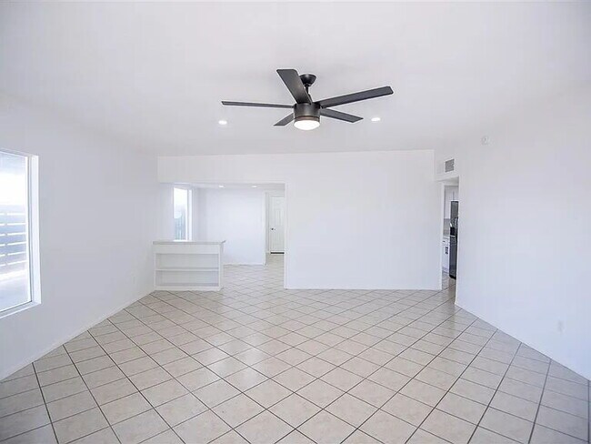 Foto del edificio - "Updated 3-Bedroom, 2-Bath SOLAR Home in Yuma"