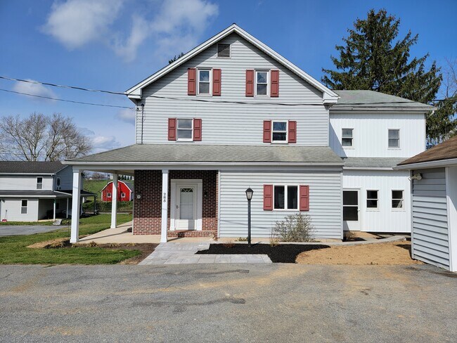 Foto del edificio - 285 Limerock Rd