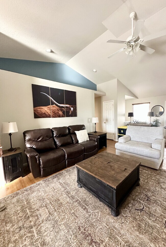 Foto del edificio - "Charming 3-Bedroom Gem on Laramie Street”