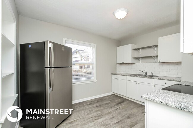 Foto del edificio - 4437 Gladstone Blvd