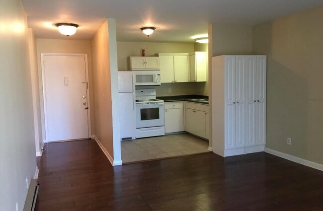Foto del edificio - Coming soon! Walking distance to downtown Franklin and Bicentennial Park!
