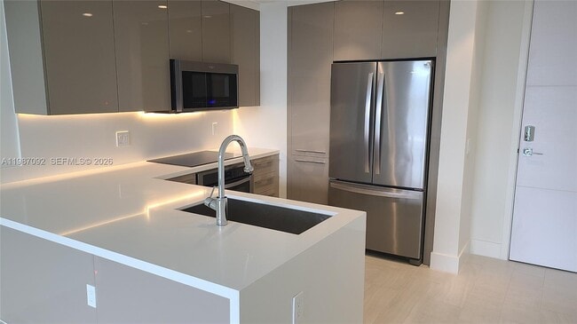 Foto del edificio - 2000 Metropica Wy