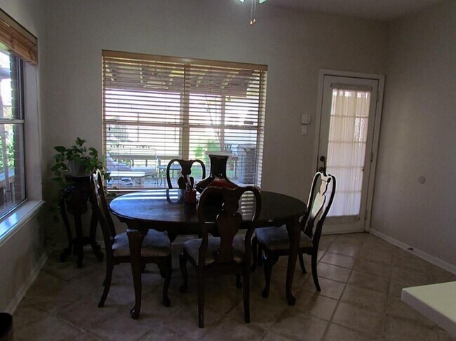 Foto del edificio - 3907 Hanberry Ln