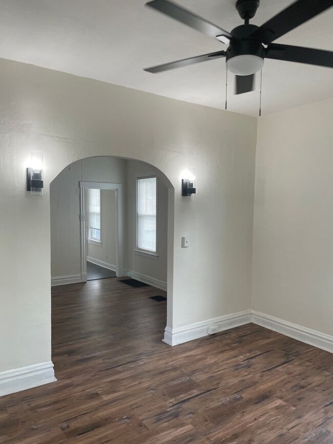 Building Photo - House for Rent in Southwest City
