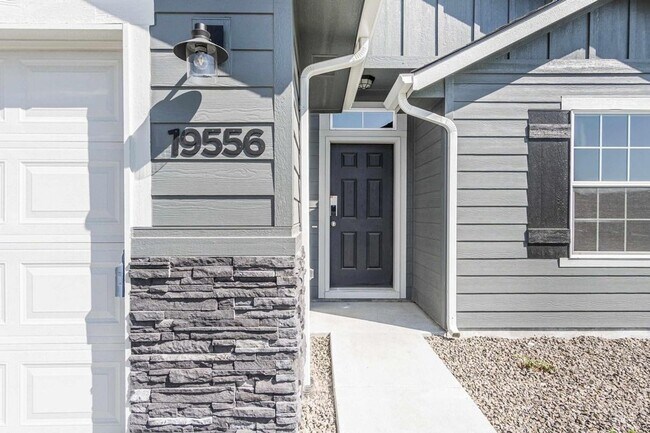 Foto del edificio - Beautiful Home with Bonus Room!
