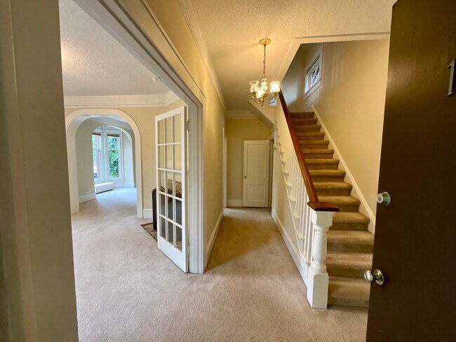 Building Photo - ***JUST REDUCED!!!*** 3-bedroom, 2-bath ho...