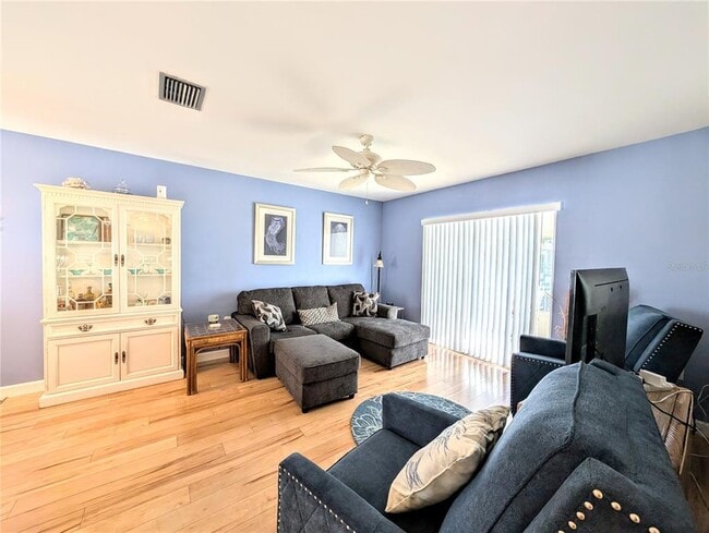 Building Photo - 1841 Sunny Dr