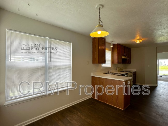 Foto del edificio - 7202 Parklake Cir