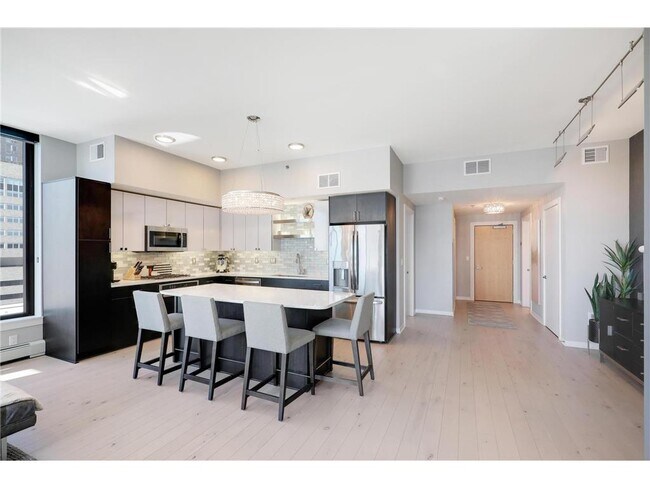 Building Photo - 740 Portland Ave