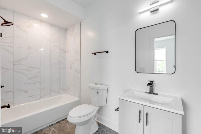 Building Photo - 2516 N 6th St