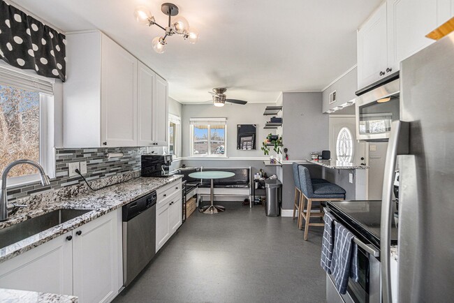 Building Photo - Updated 3 Bedroom Home in Westwood Coming ...
