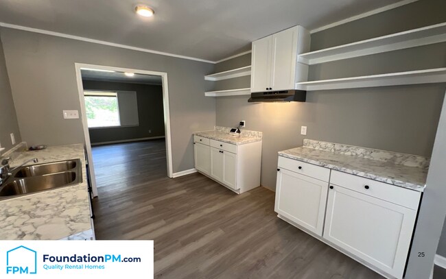 Building Photo - 3108 Mensi St